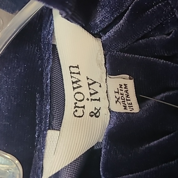 Crown & Ivy Navy blouse XL - Picture 3 of 6